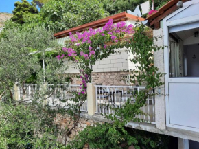 Apartments Kirigin - One Bedroom Apartment with Terrace and Sea View Ive - First Floor